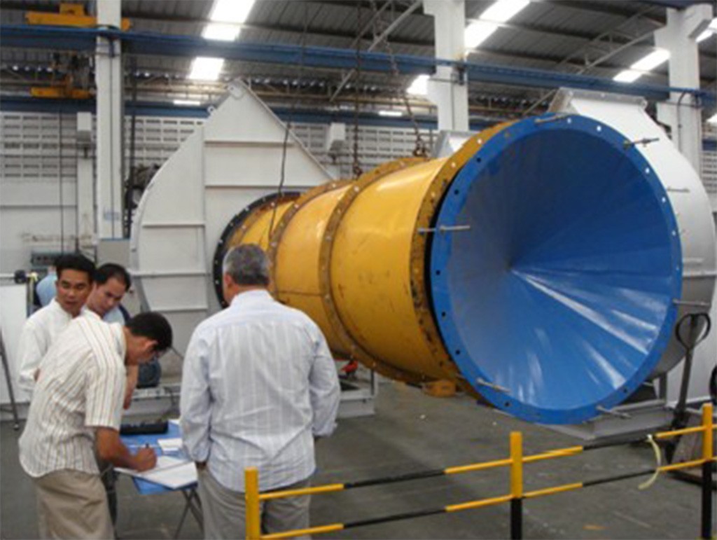 Mr. Inaldo inspection and test air flow for Dryer blower before shipping to Brazil.